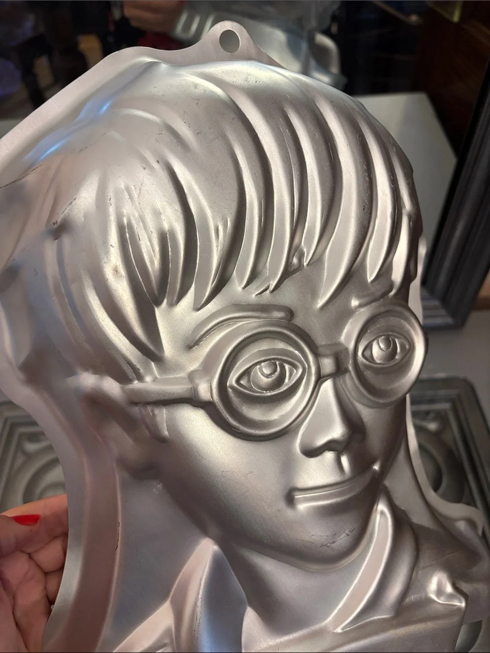 Harry Potter Cake Pan Glasses Detail 2001 Warner Bros